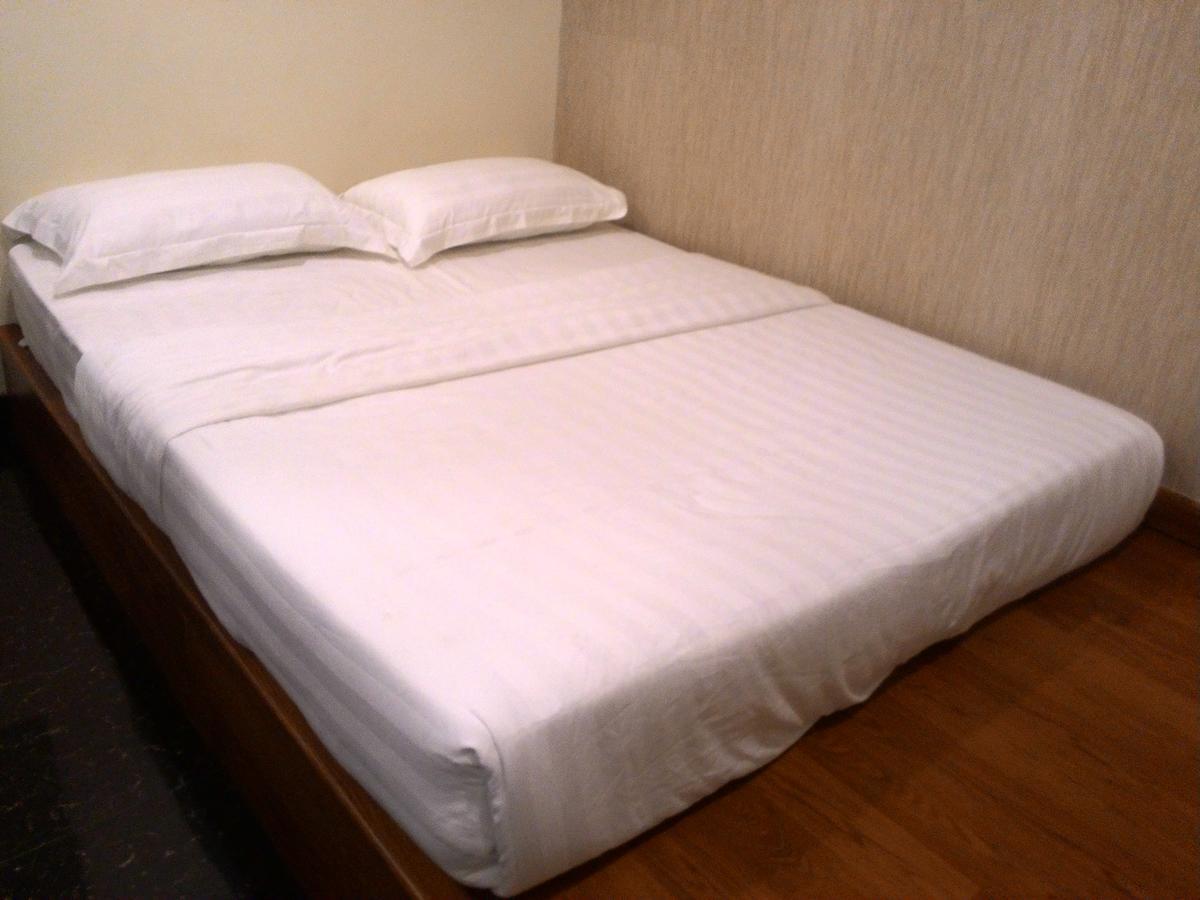 M Empire Motel Miri Kültér fotó